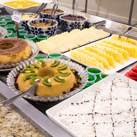 Hotel Golden Park All Inclusive Pocos De Caldas By Nacional Inn エクステリア 写真 A dessert buffet