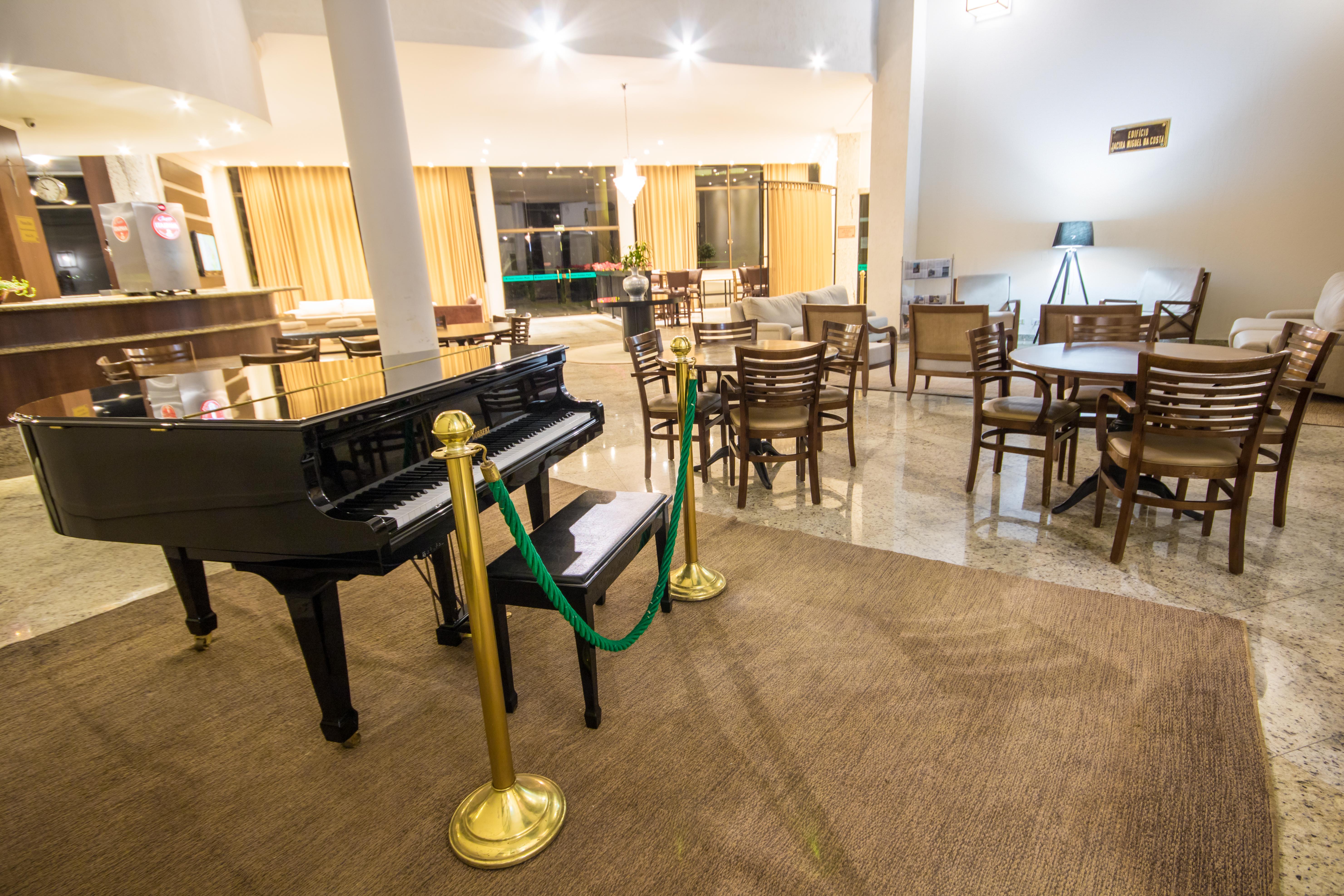 Hotel Golden Park All Inclusive Pocos De Caldas By Nacional Inn エクステリア 写真 The lounge at the airport