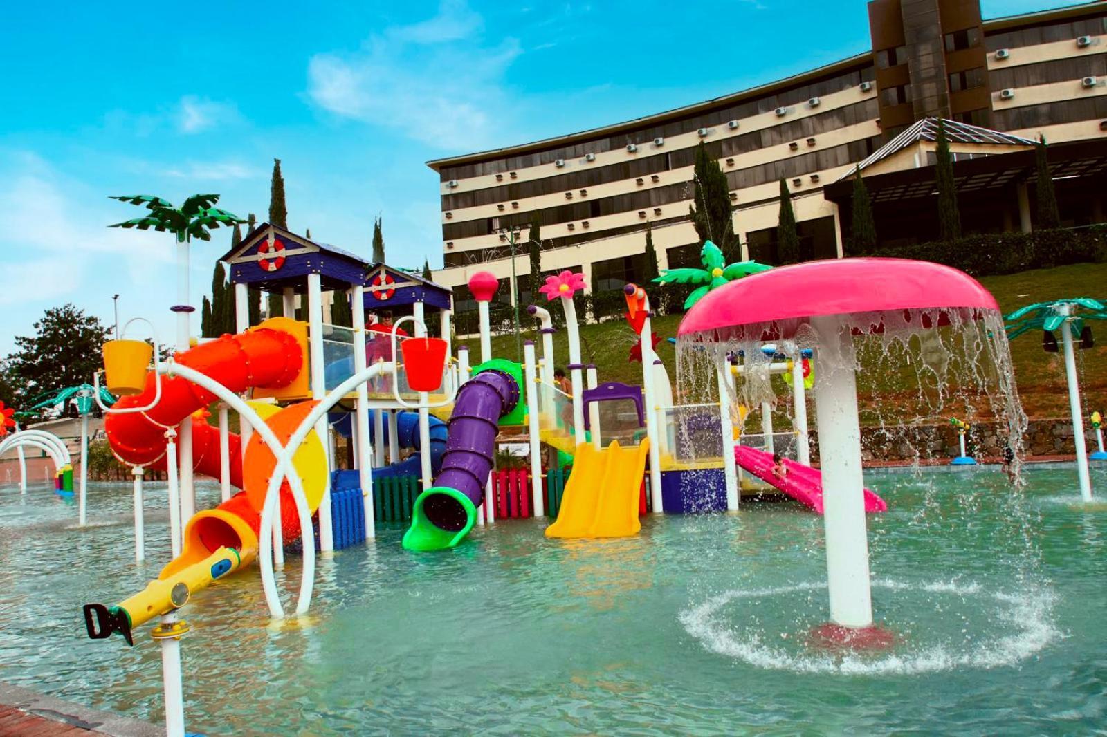 Hotel Golden Park All Inclusive Pocos De Caldas By Nacional Inn エクステリア 写真 Water park at the hotel