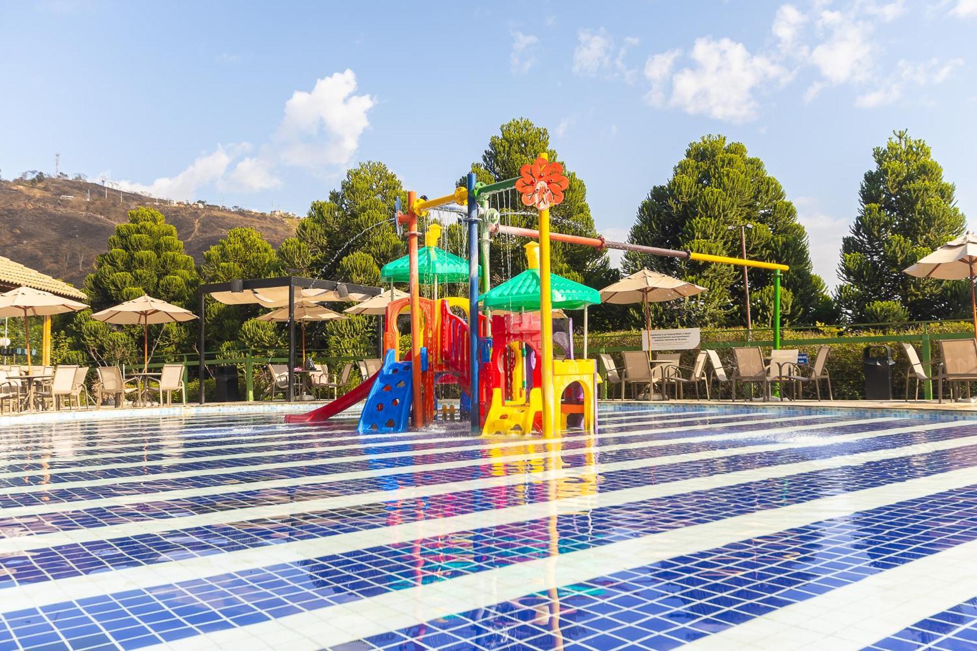 Hotel Golden Park All Inclusive Pocos De Caldas By Nacional Inn エクステリア 写真 The swimming pool at the resort
