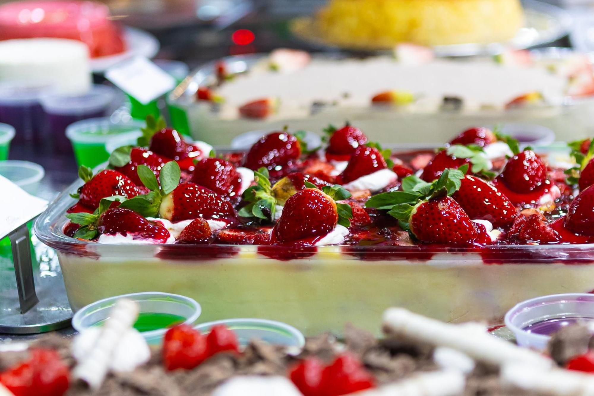 Hotel Golden Park All Inclusive Pocos De Caldas By Nacional Inn エクステリア 写真 A strawberry parfait