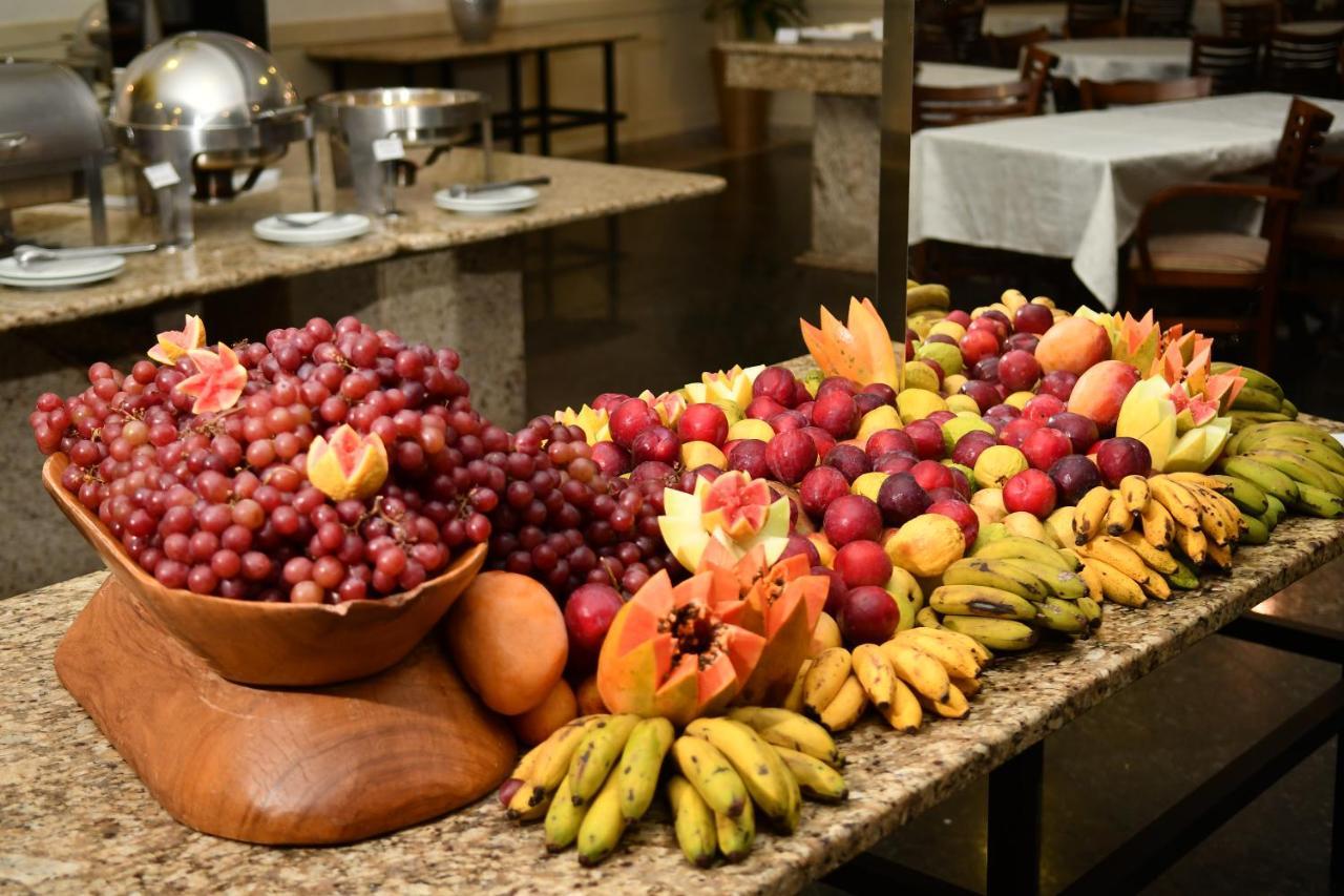 Hotel Golden Park All Inclusive Pocos De Caldas By Nacional Inn エクステリア 写真 Fruit display